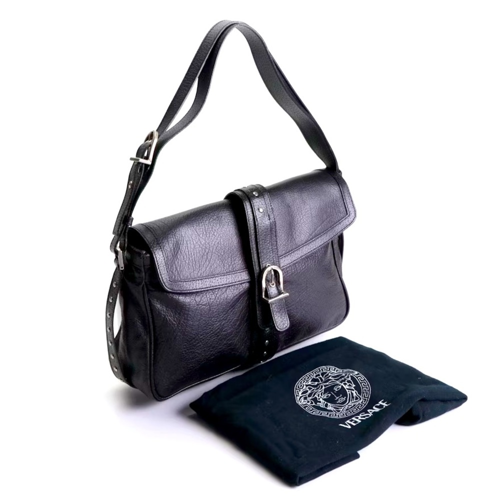 ✅VERSACE ✅ AUTHENTIC Lux Leather shoulder bag with dust cover ⭐️